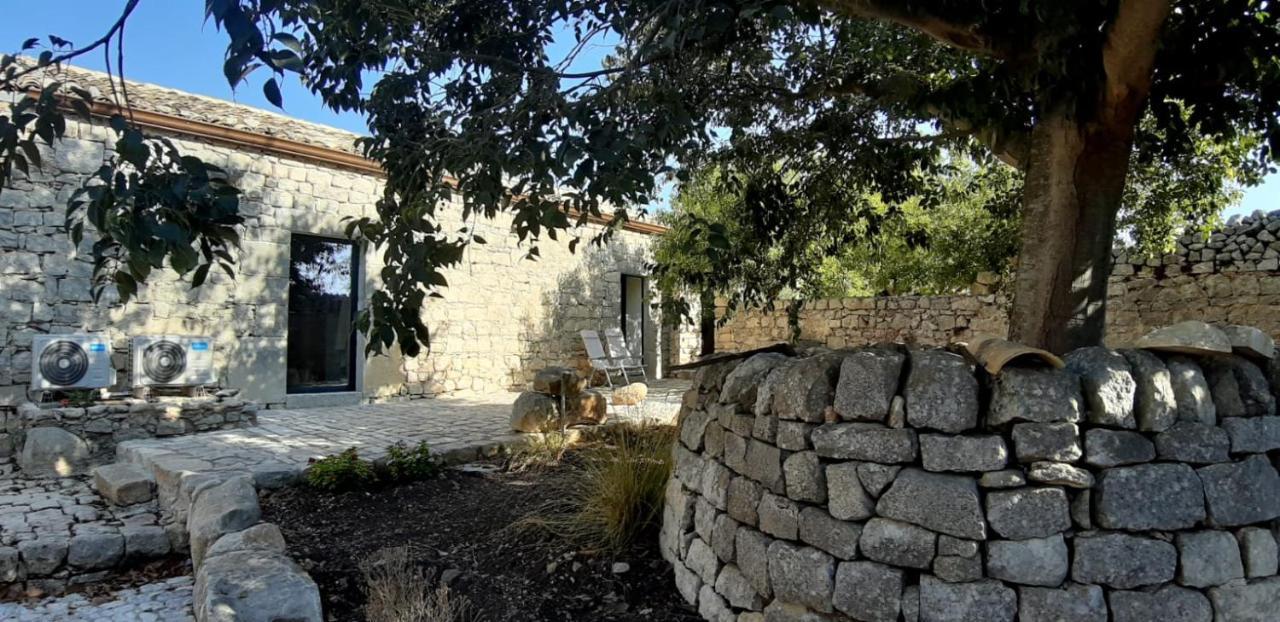 Agriturismo Fondo Paliemmu โมดิกา ภายนอก รูปภาพ