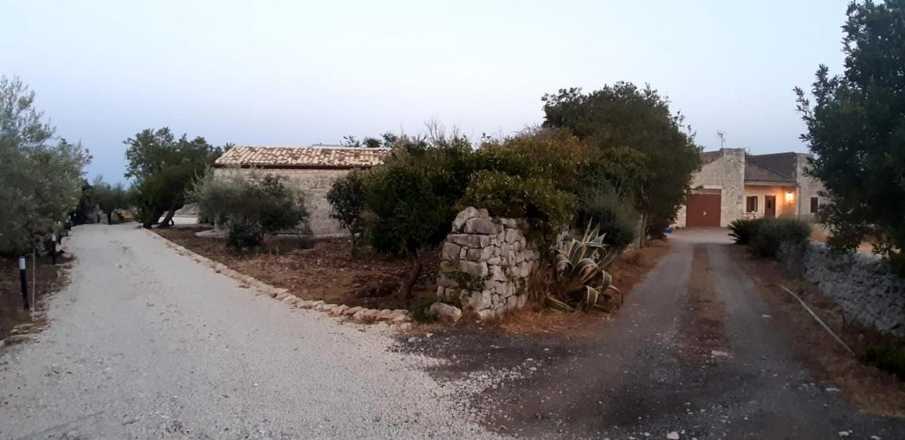 Agriturismo Fondo Paliemmu โมดิกา ภายนอก รูปภาพ
