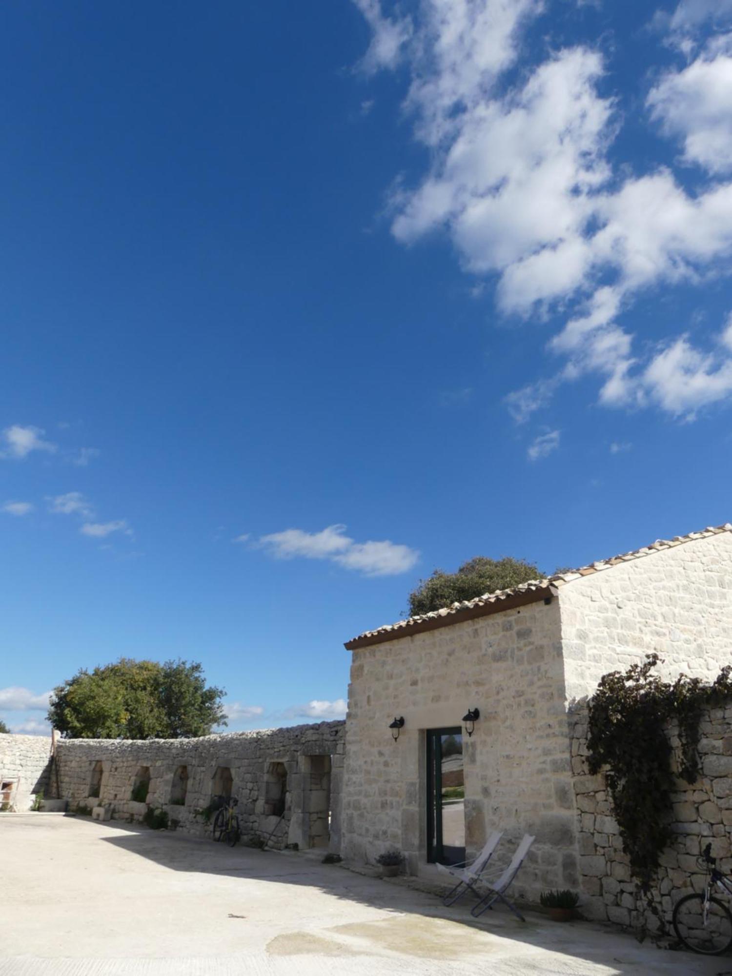 Agriturismo Fondo Paliemmu โมดิกา ภายนอก รูปภาพ