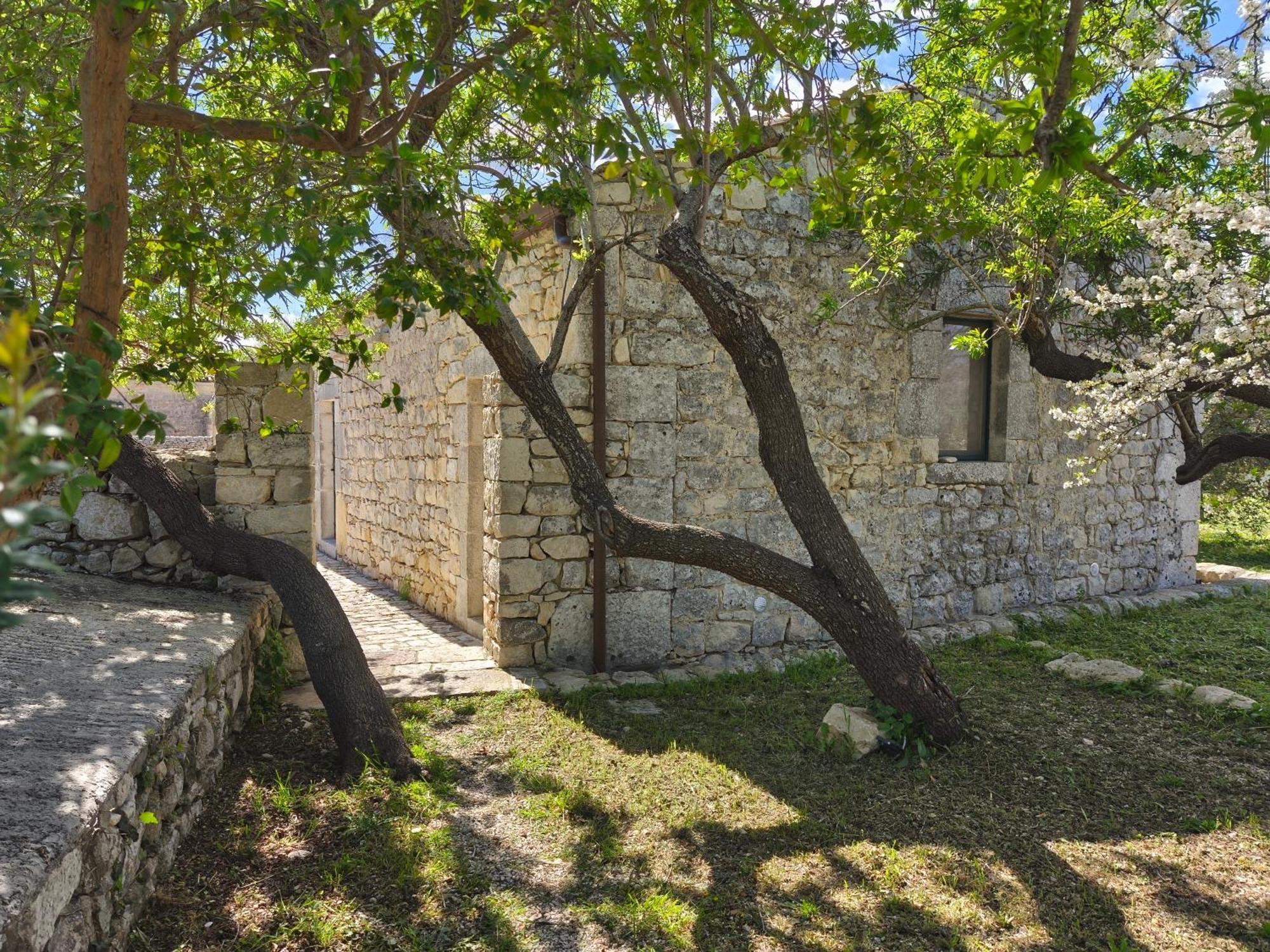Agriturismo Fondo Paliemmu โมดิกา ภายนอก รูปภาพ